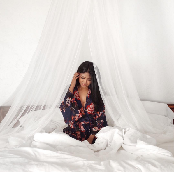 Walk in Wonderland – Helena Quinn